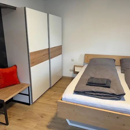 Moderne Grosse Mit Garten Apartmán *