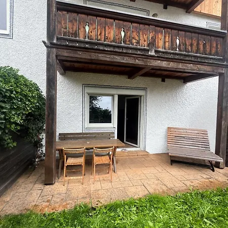 Moderne Grosse Mit Garten Apartmán *