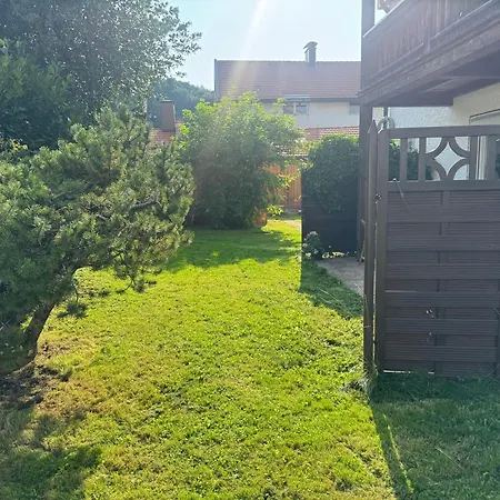 Moderne Grosse Mit Garten Apartmán *