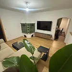 Διαμέρισμα Moderne Grosse Mit Garten