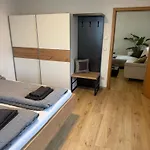 Διαμέρισμα Moderne Grosse Mit Garten Hausham