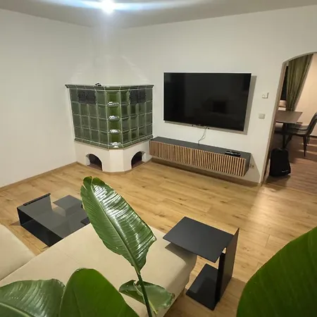 Moderne Grosse Mit Garten 아파트