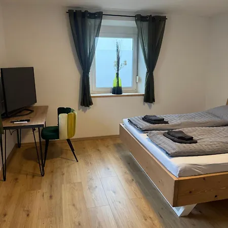 Appartamento Moderne Grosse Mit Garten