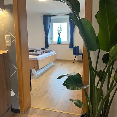 아파트 Moderne Grosse Mit Garten