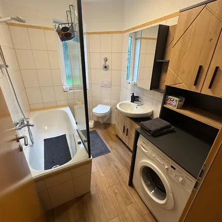 아파트 Moderne Grosse Mit Garten