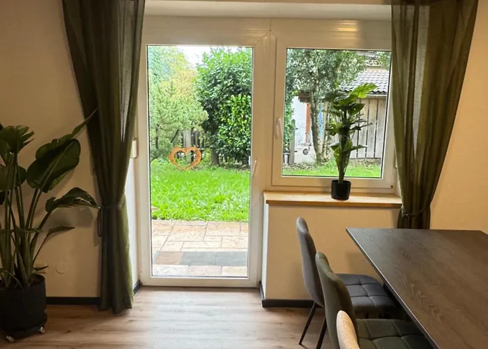 Moderne Grosse Mit Garten هاوشام