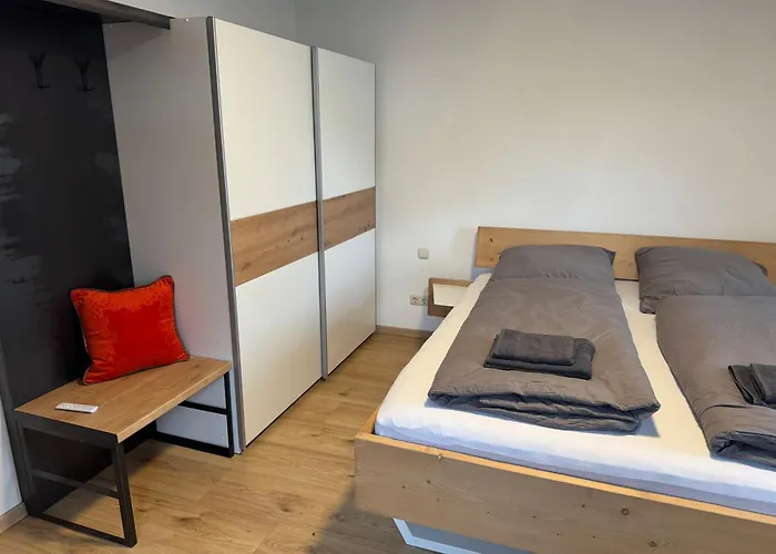 Moderne Grosse Mit Garten Lejlighed *